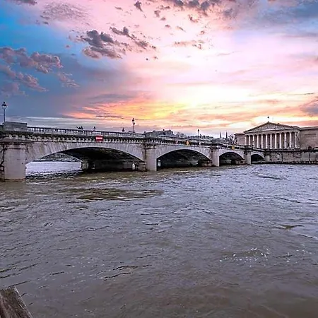 Luxury Houseboat - Concorde/tour Eiffel View Hotel 3*